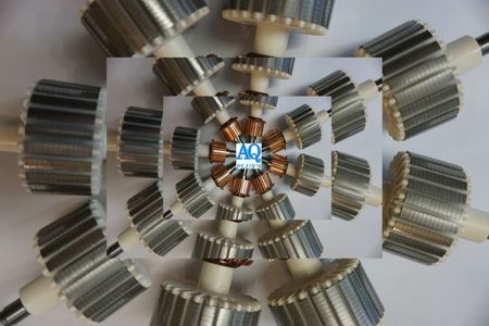 Elektromotor – neu wickeln, von wem neu wickeln lassen - oder nicht wickeln lassen ?? Im Bild dazu 3 Ringe mit kleinen Ankern (Rotoren), roh ohne Wicklung mit Kollektoren, angeordnet. 