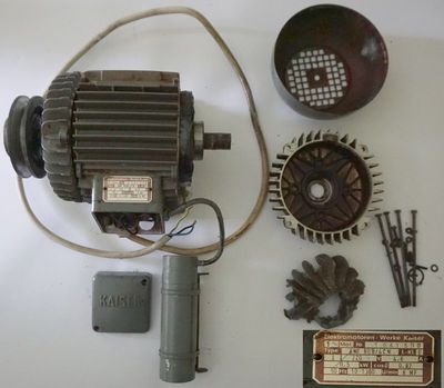 Elektromotor – wann wird ein Kugellager getauscht, hier im Bild ein Kaiser 1 Ph Motor Traforegelung 0,5 KW 4 pol B3R, zerlegt ... einzelne Teile, neu lagern unabdingbar - keine Kompromisse.b