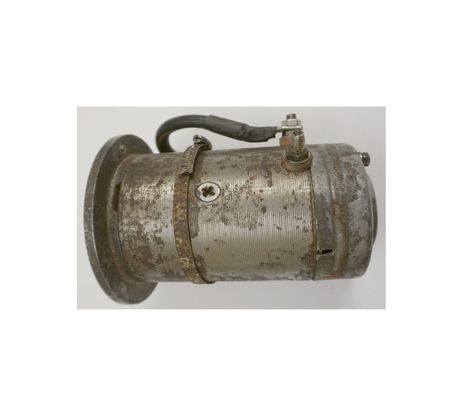 Elektromotor – Anker Speziallösungen, im Bild ein kjleiner DC Motor, der beschriebene Anker ist innen drinnen, hier von aussen nicht zu sehen, Kabelanschluß ist oben drauf (einer von 2).  Spezialität war Flachdraht aus Kupfer, normal ist Runddraht. 
