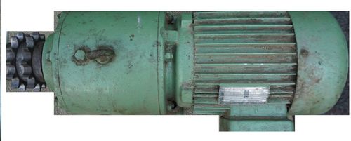 Elektromotor – auch mit Getriebe ist reparabel, ja wie hier im Bild zu sehen, ein altes grünes Stirnradgetriebe wurde repariert.