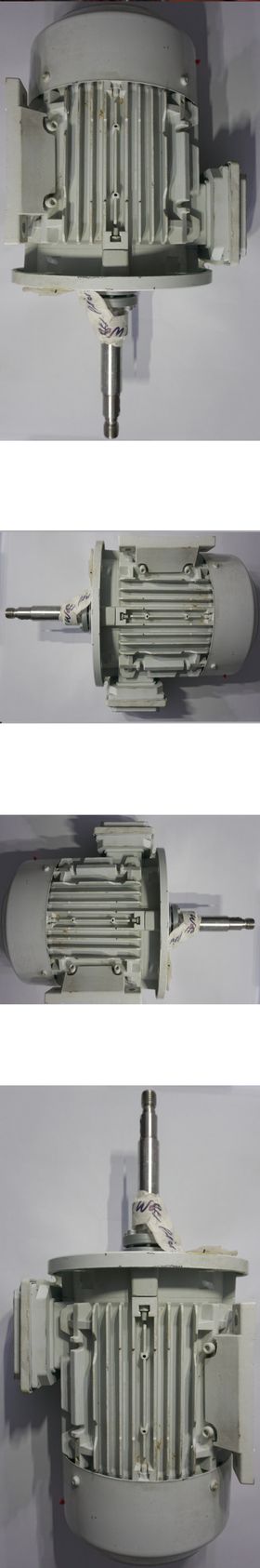 Elektromotor Reparaturdauer Servicegrade und Lieferzeiten im Überblick hier Drehstrommotor im Servicegrad 1 und 3 machbar. Im Bild: oben V1, drunter B35 links, drunter B35 rechts, unten V3, Drehstrommotoren fürServicegrad 1 oder 3 für nicht ersetzbare E Motoren, wie hier die lange Sonderwelle.